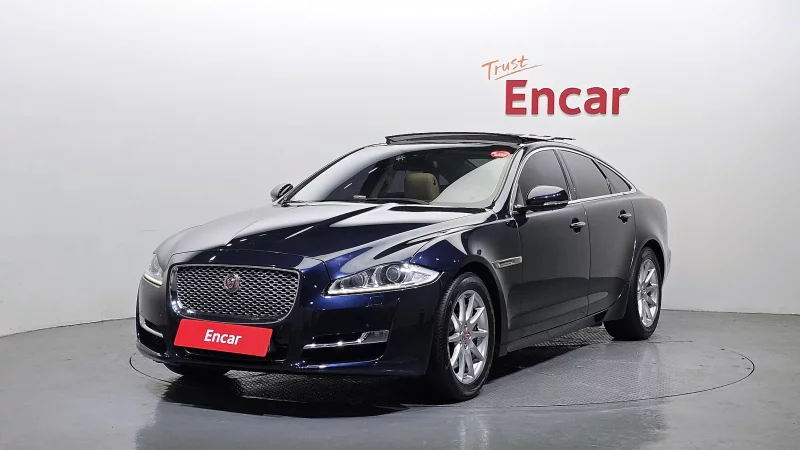 Jaguar XJ