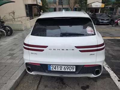 Genesis GV70