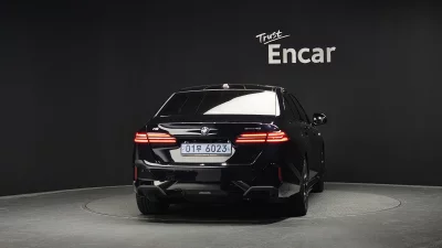 BMW i5