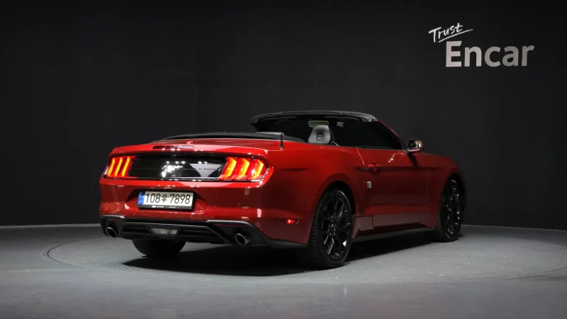 Ford MUSTANG