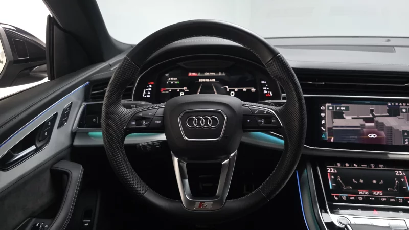 Audi Q8