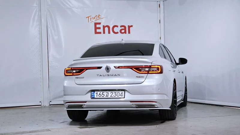 Renault SM6