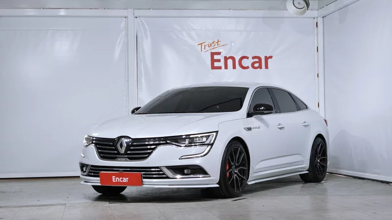 Renault SM6