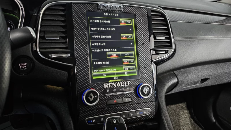 Renault SM6