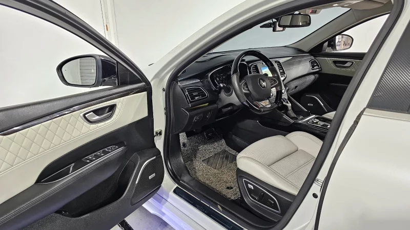 Renault SM6