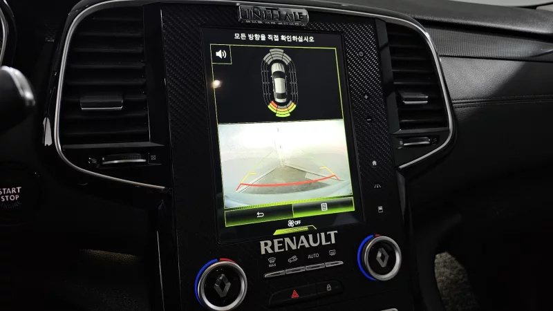 Renault SM6