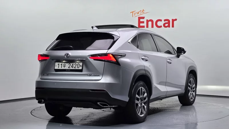 Lexus NX200t