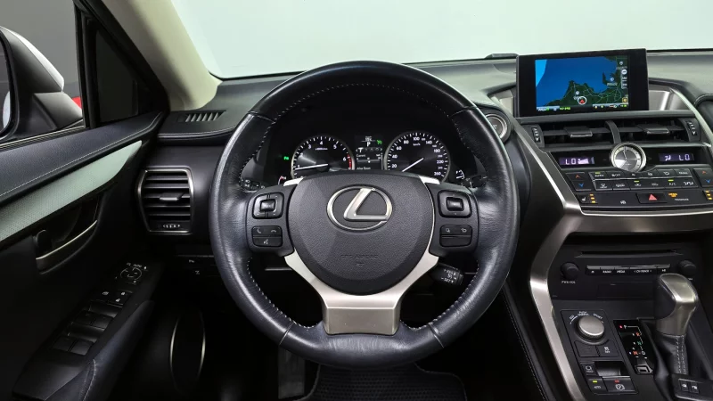 Lexus NX200t