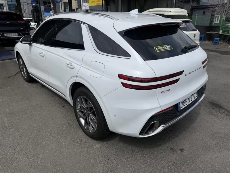 Genesis GV70