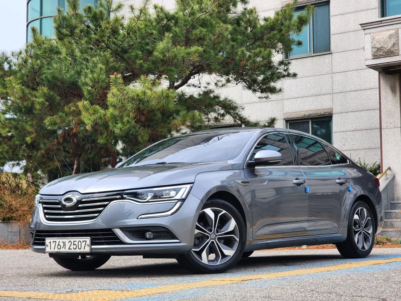 Renault SM6