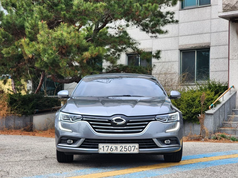 Renault SM6