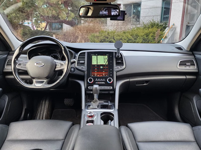 Renault SM6