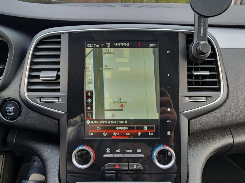 Renault SM6