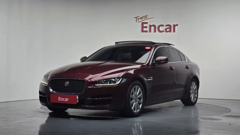 Jaguar XE