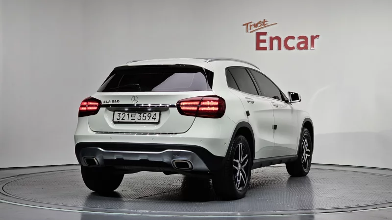 Mercedes-Benz GLA-Class