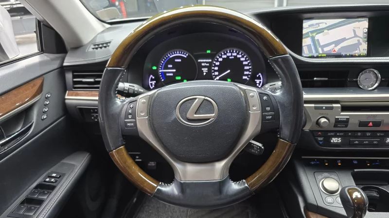 Lexus ES300h