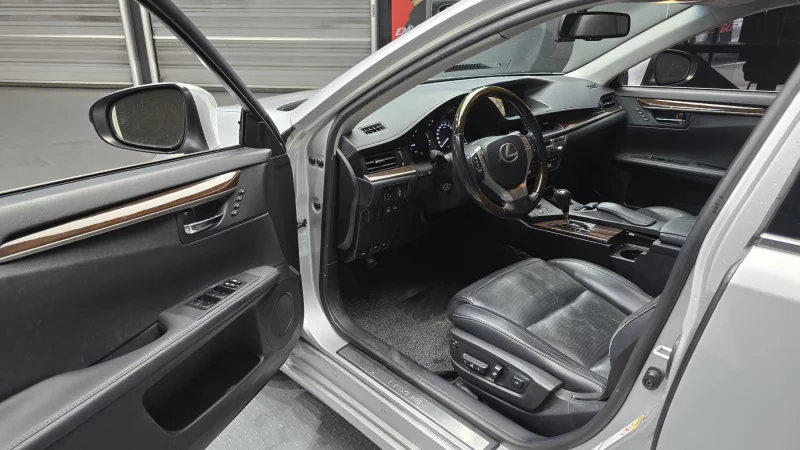 Lexus ES300h