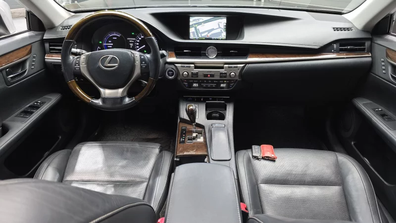Lexus ES300h