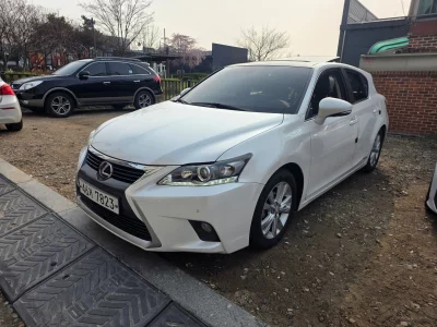 Lexus CT200h