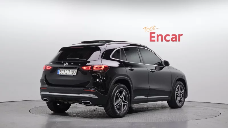 Mercedes-Benz GLA-Class