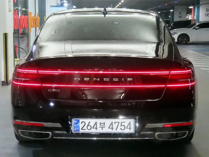Genesis G90