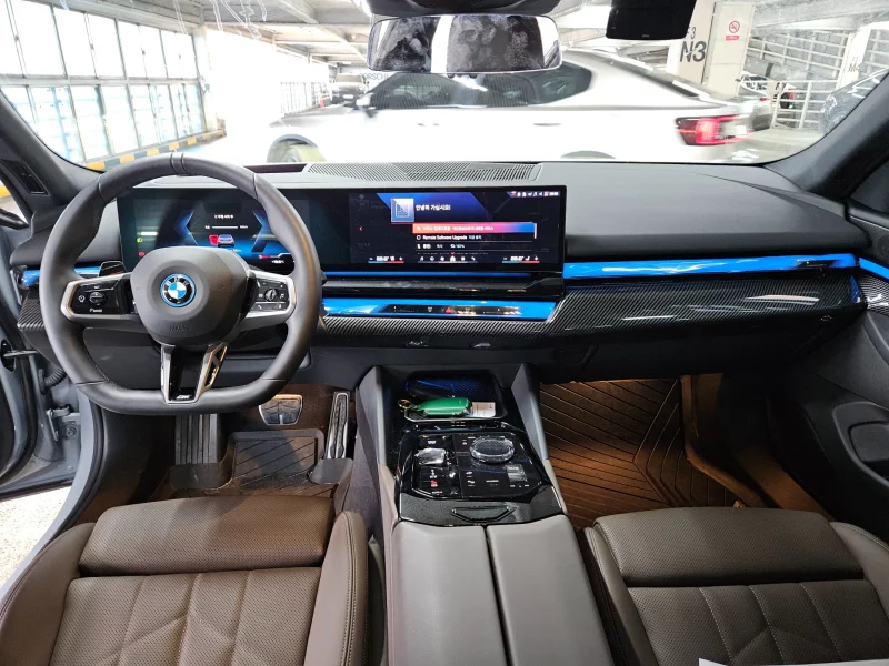 BMW i5