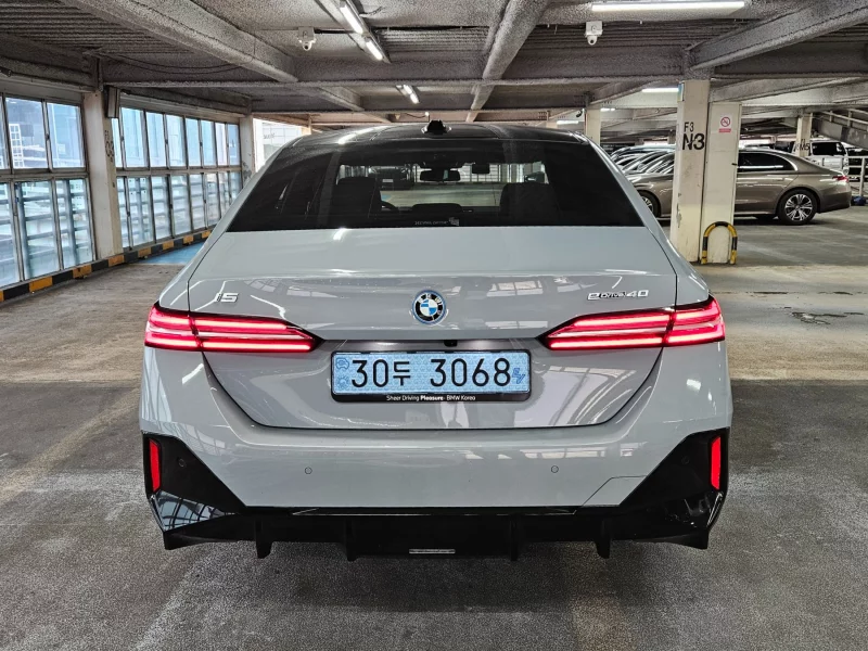 BMW i5