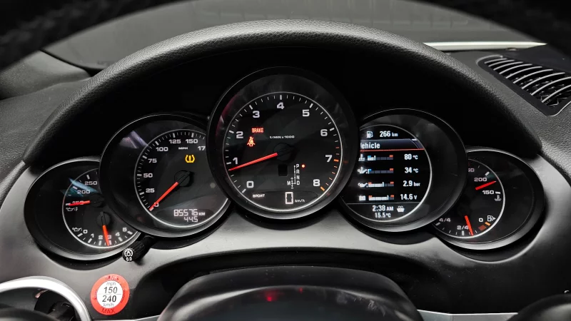 Porsche CAYENNE