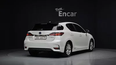 Lexus CT200h