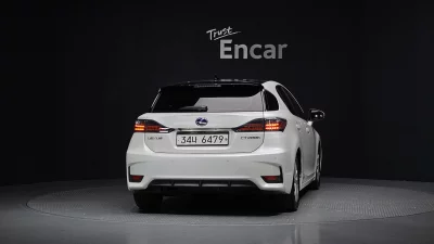Lexus CT200h