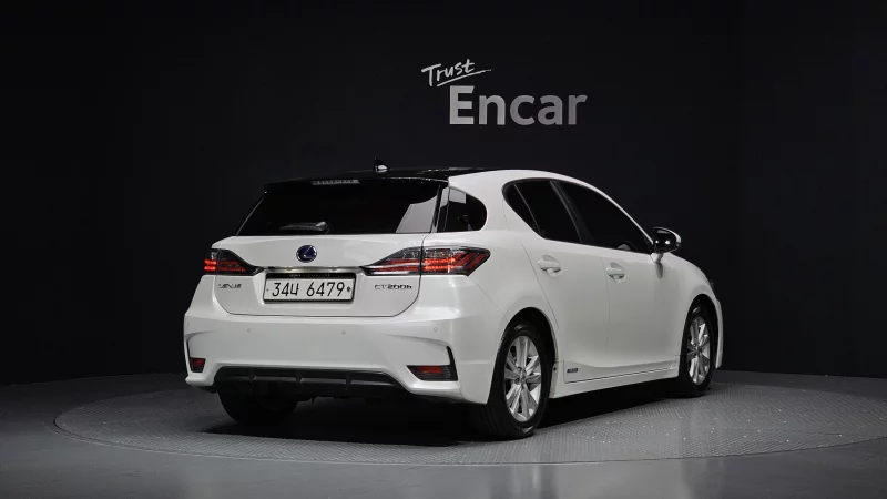 Lexus CT200h