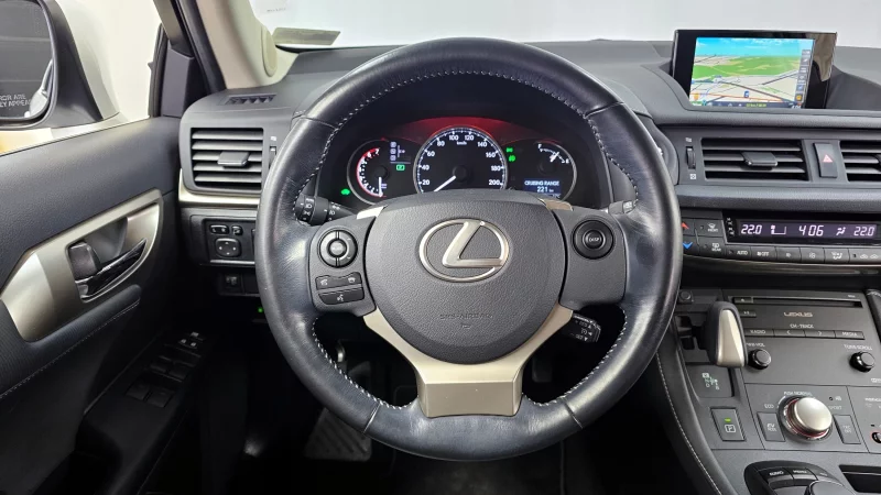 Lexus CT200h