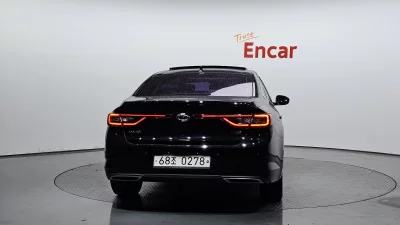 Renault SM6