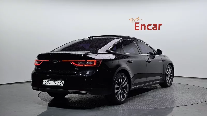 Renault SM6