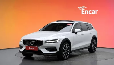 Volvo V60 2023