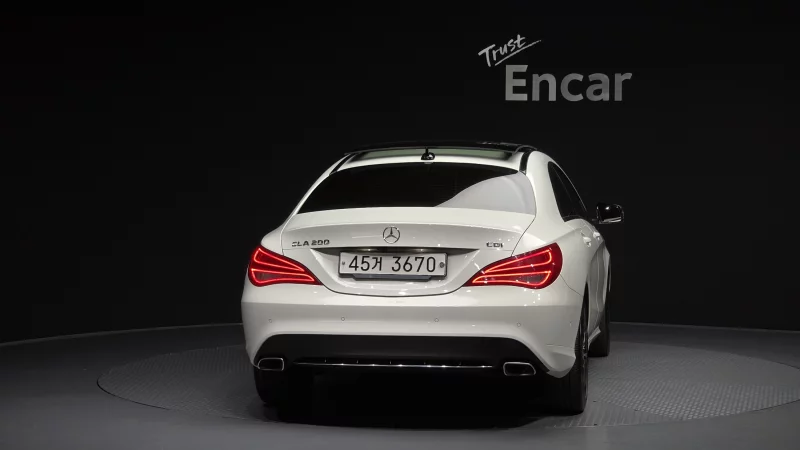 Mercedes-Benz CLA-Class