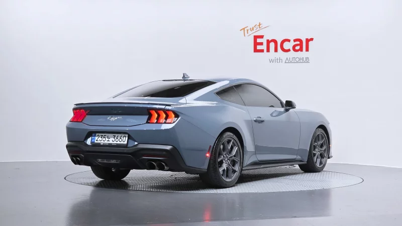 Ford MUSTANG