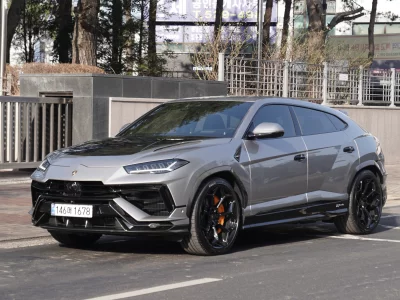 Lamborghini URUS 2024
