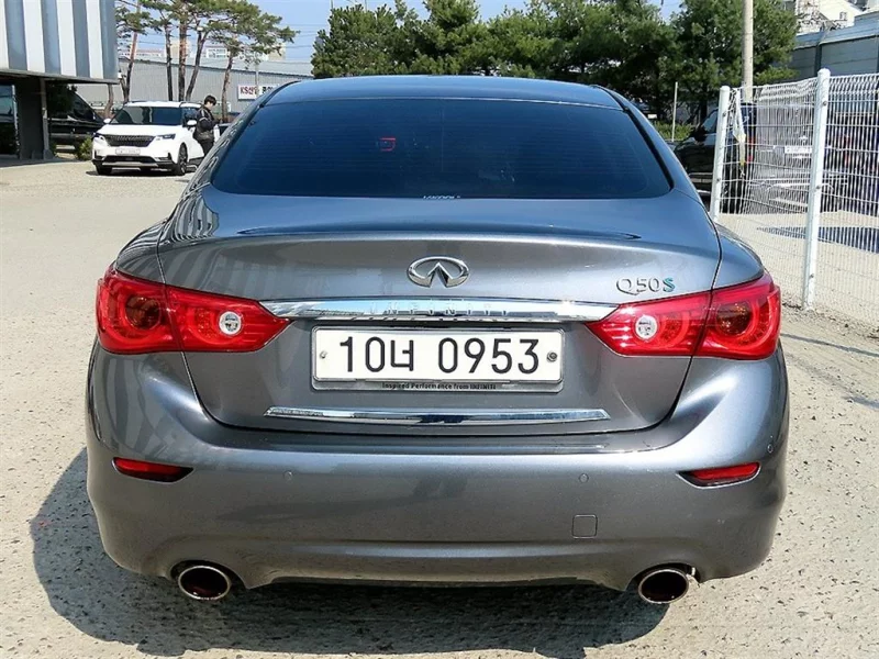 Infiniti Q50