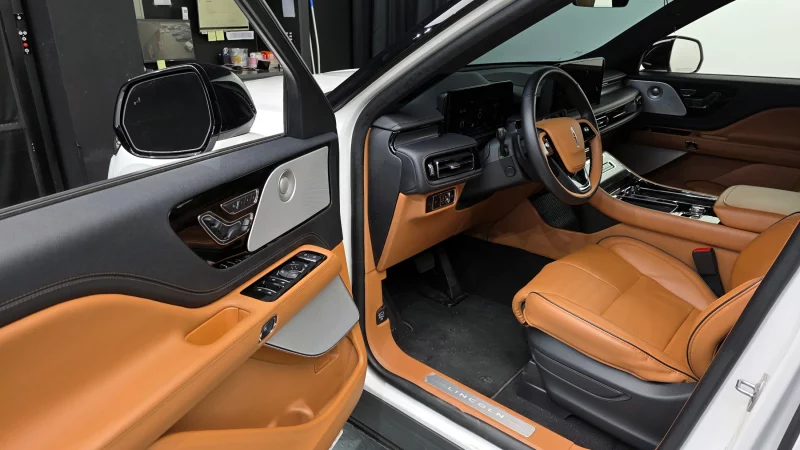 Lincoln Aviator