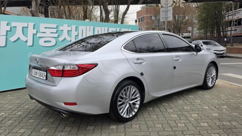 Lexus ES350