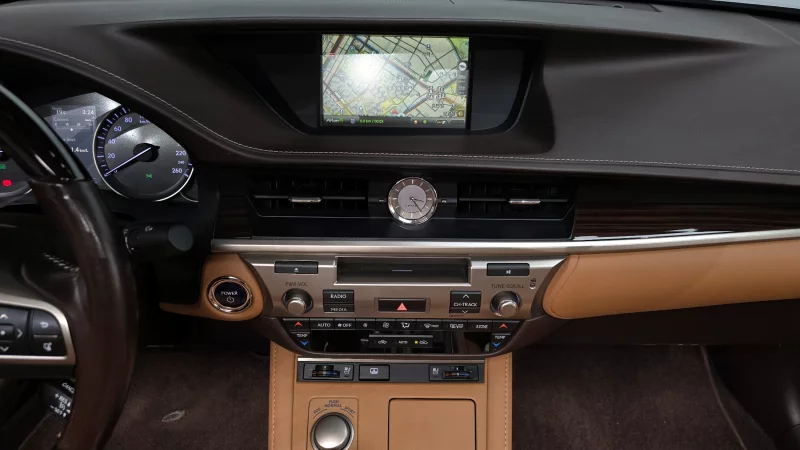 Lexus ES300h