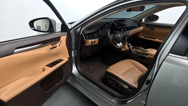 Lexus ES300h