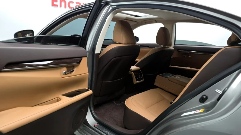 Lexus ES300h