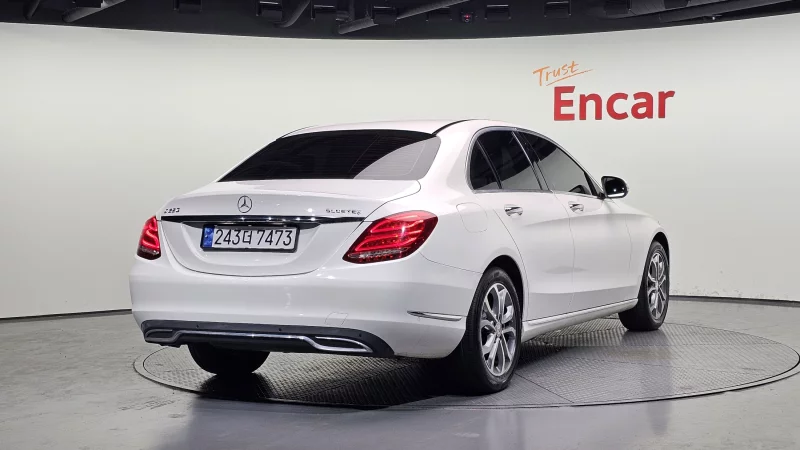 Mercedes-Benz C-Class