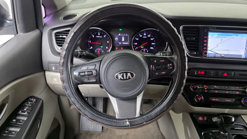 Kia Carnival