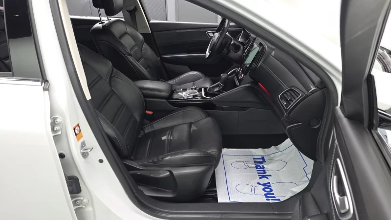 Renault SM6