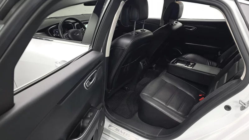 Renault SM6