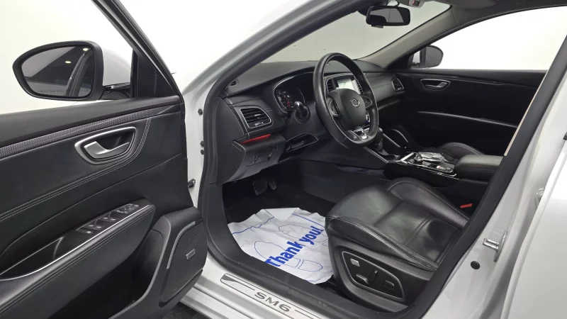 Renault SM6