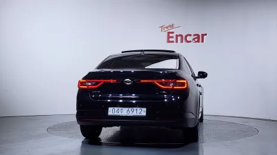 Renault SM6